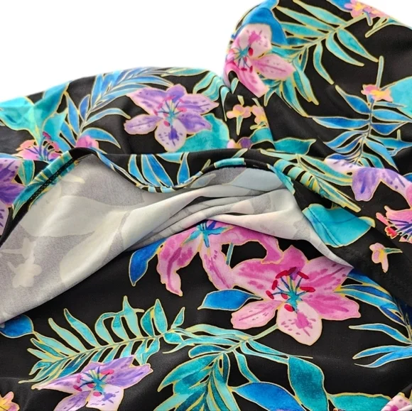 Swimsuits For All Pink Flower Sarong Front One-Piece Suimsuit, Size 16 - Picture 7 of 9